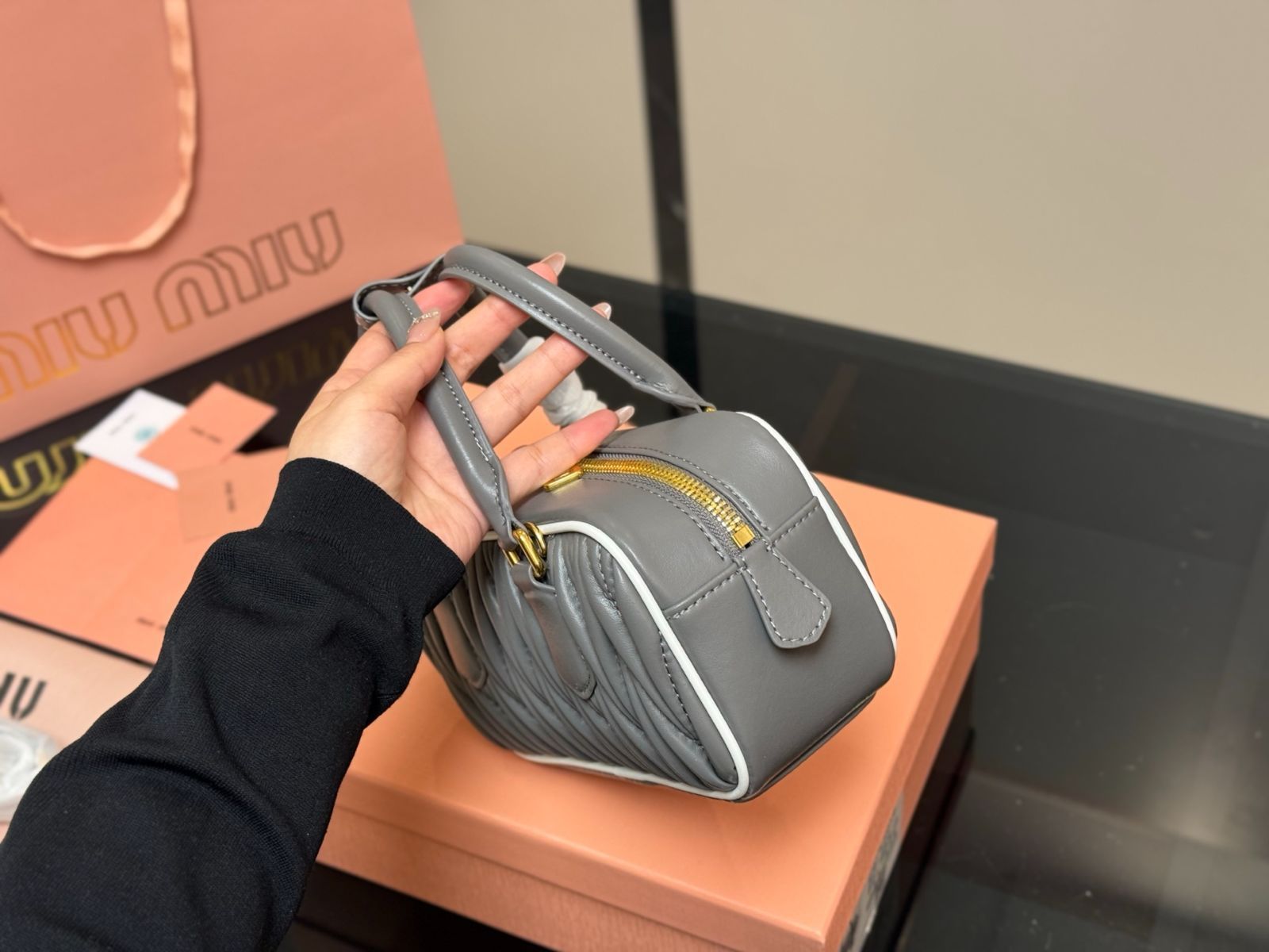 今日特価】Miu Miu Bowling Bag ミュウミュウ ボウリング バッグ