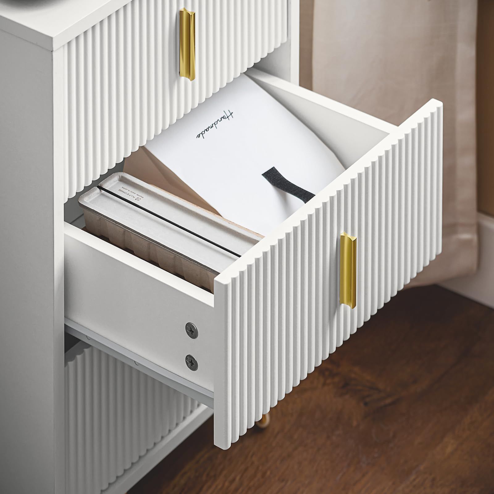 ソファサイド ベッド周り収納