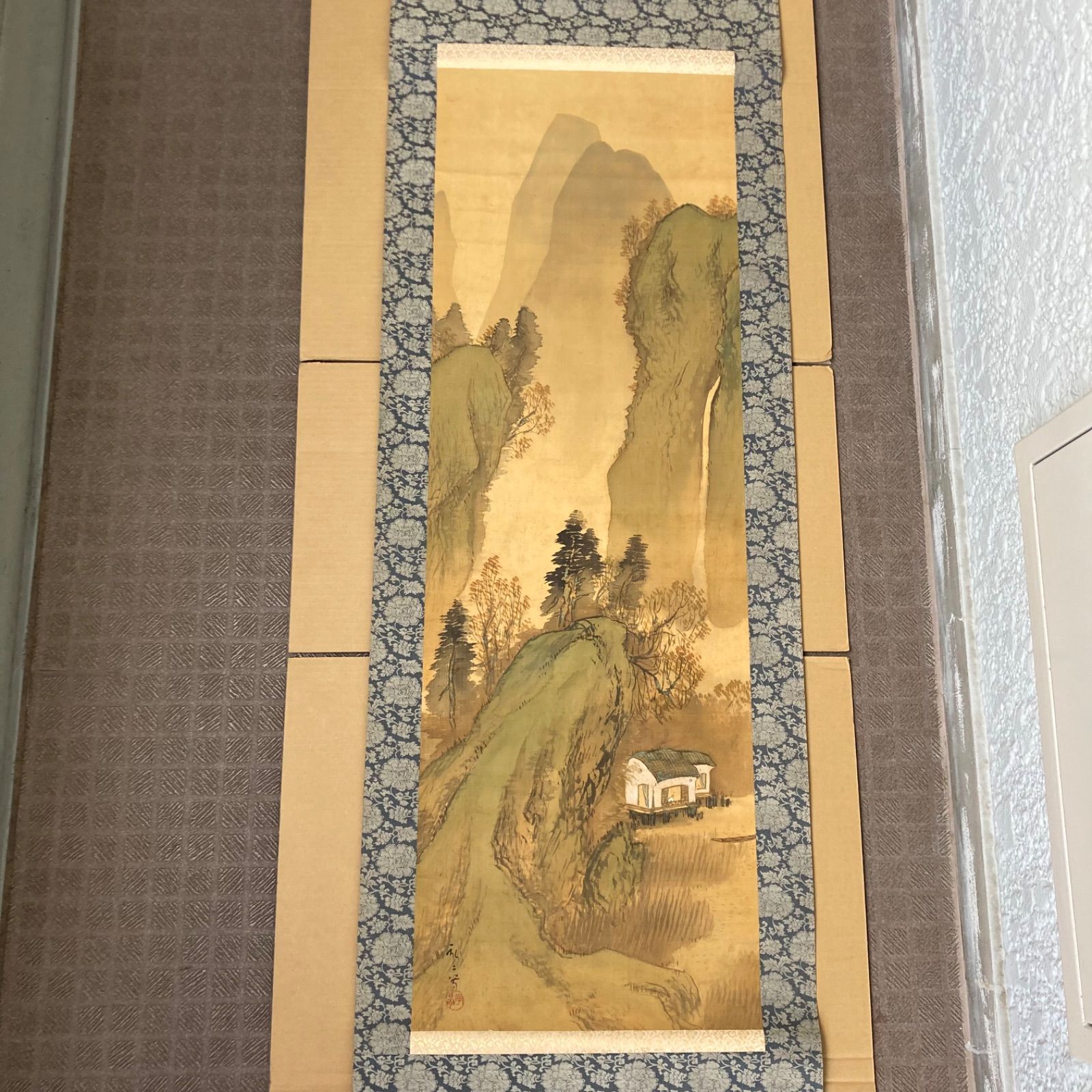 【再入荷】 山水風景】掛け軸 尺五立 作者不明 墨彩風景画 - メルカリ 絵画