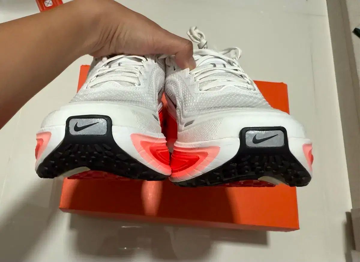 新品未使用】ナイキ ボメロプラス 26.5cm 値下げ】【新品同様】NIKE