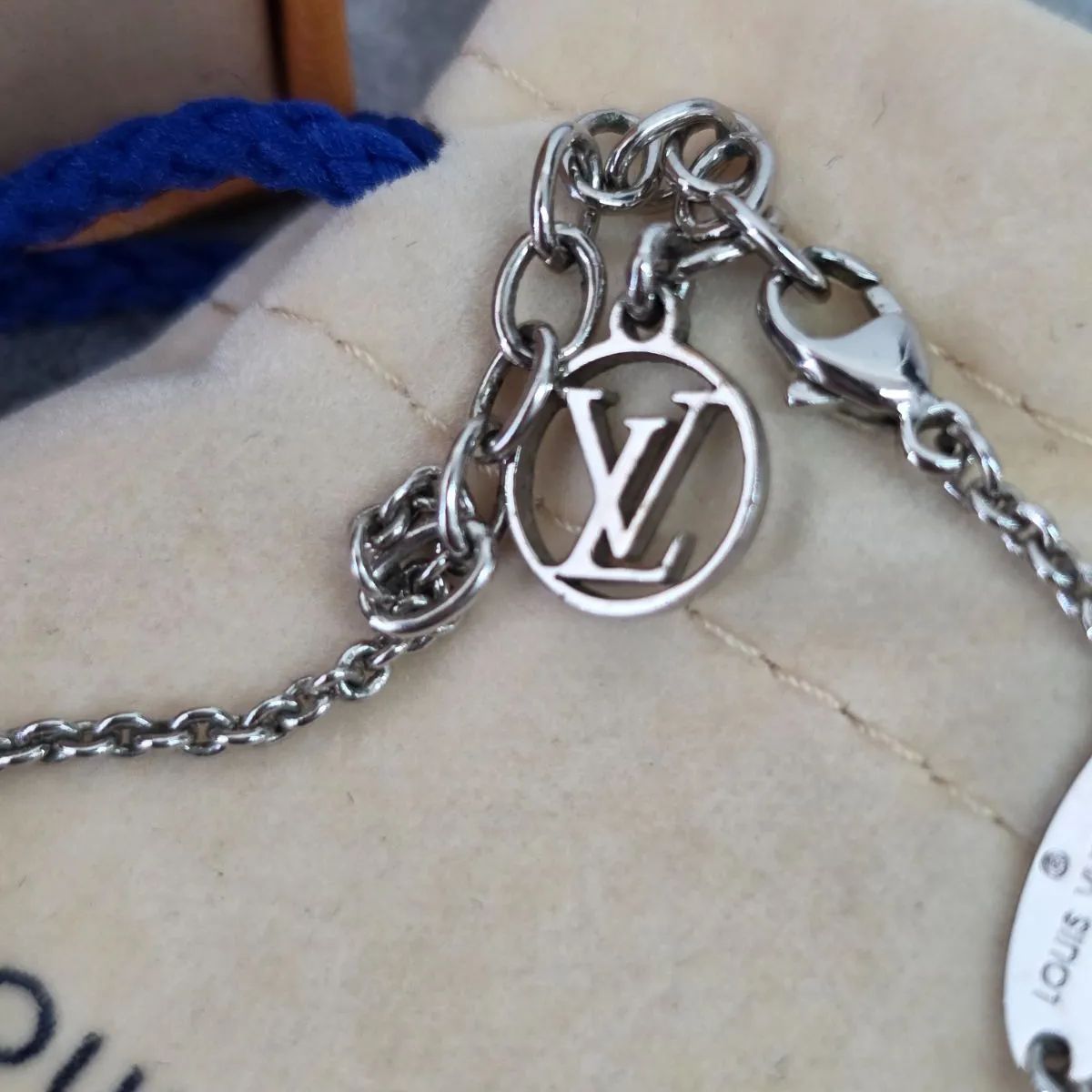 ☆ LOUISVUITTON ルイ ヴィトン ブレスレット エッセンシャルV