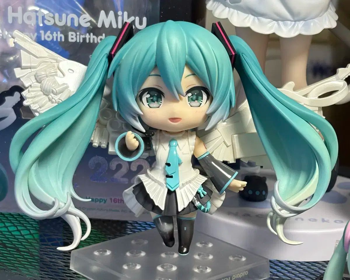 初音 ミク 16 周年 ねんどろいど フィギュア 販売