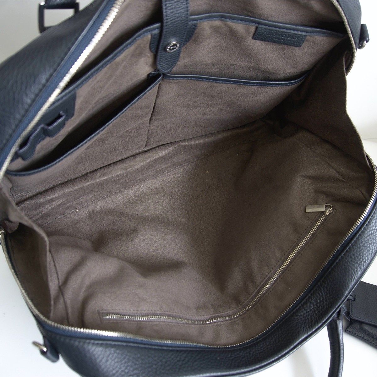 美品】 ペッレモルビダ ブリーフケース ビジネス メイデンボヤージュ