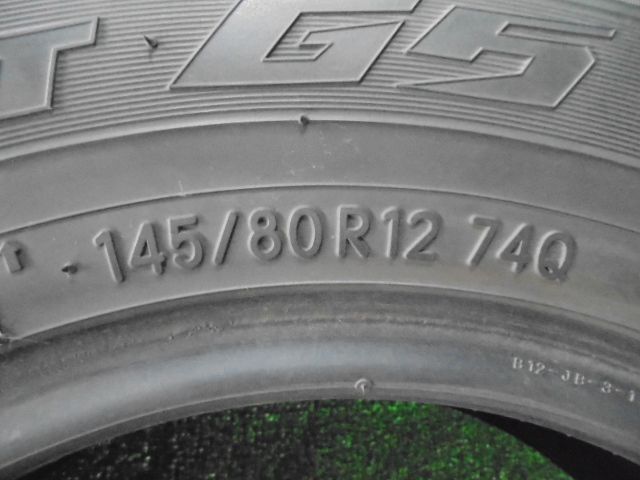 12インチスタッドレスタイヤ4本セット