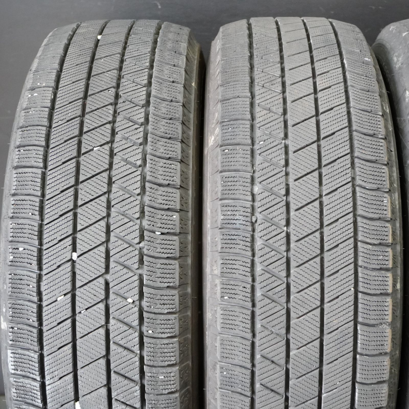 スタッドレス プリウス