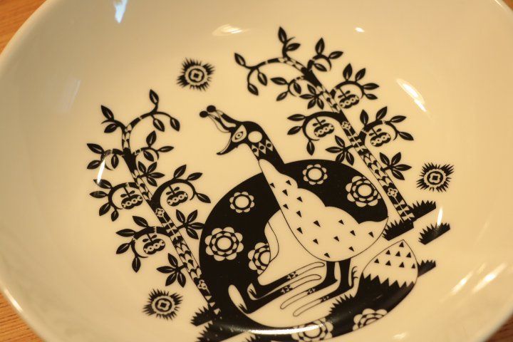 未使用品 イッタラ タイカ ディーププレート 22cm ブラック 皿 北欧