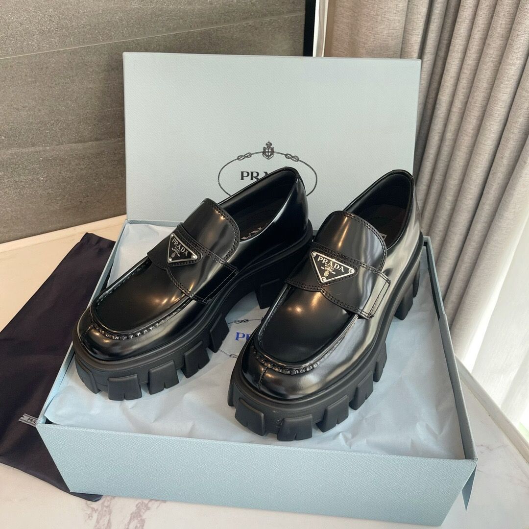 美品✦PRADA✦プラダ レザー ローファー厚底38 - メルカリ