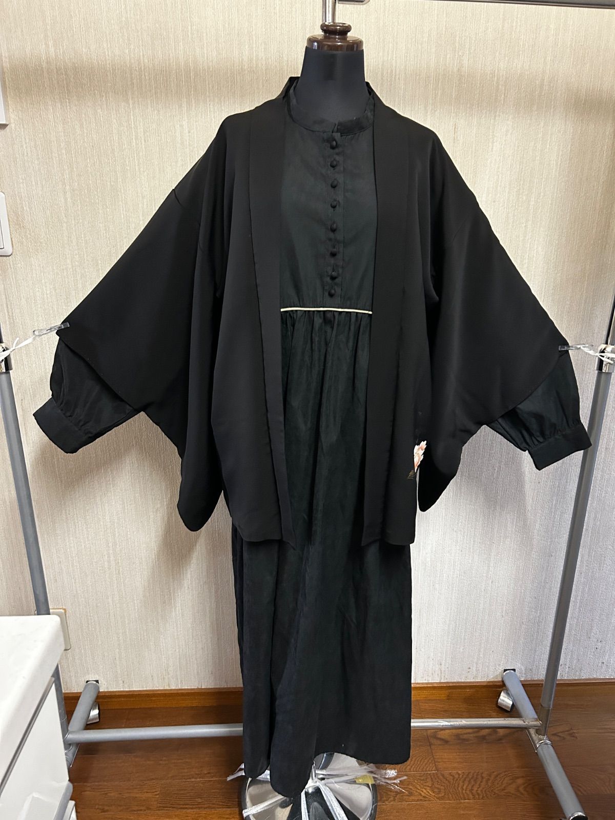 羽織　花柄　和洋折衷コーデ　コスプレ　レトロ　アンティーク　和装　リメイク素材 和洋折衷 コーディネート 黒絵羽織コーデ まとめ売り レトロ
