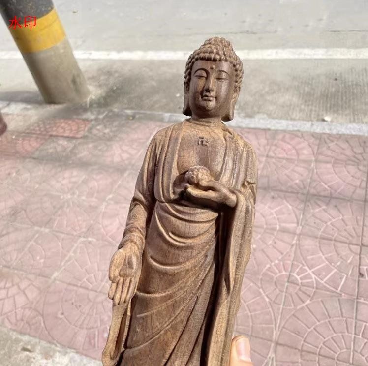 沈香木彫刻 大日如来像 置物 釈迦牟尼仏像 工芸品 高さ28cm