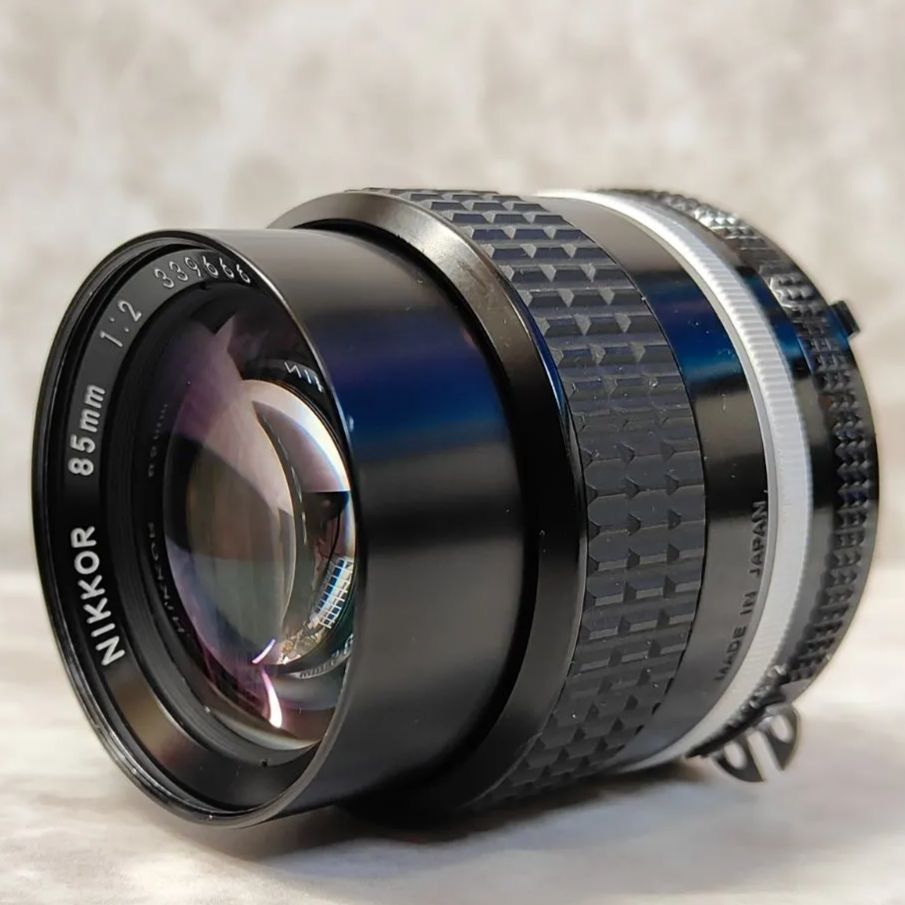 極美品】ニコン Nikon Ai-S 85mm F2 単焦点 中望遠レンズ Fマウント 