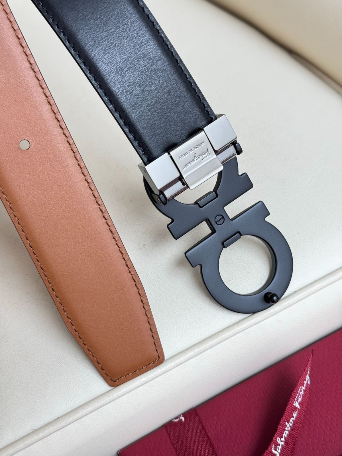 ☆値下げ中⭐︎ Ferragamo ダブルオーバルバックル ベルト 今日特価】Ferragamo ダブル面使用 本革ベルト-2 - メルカリ