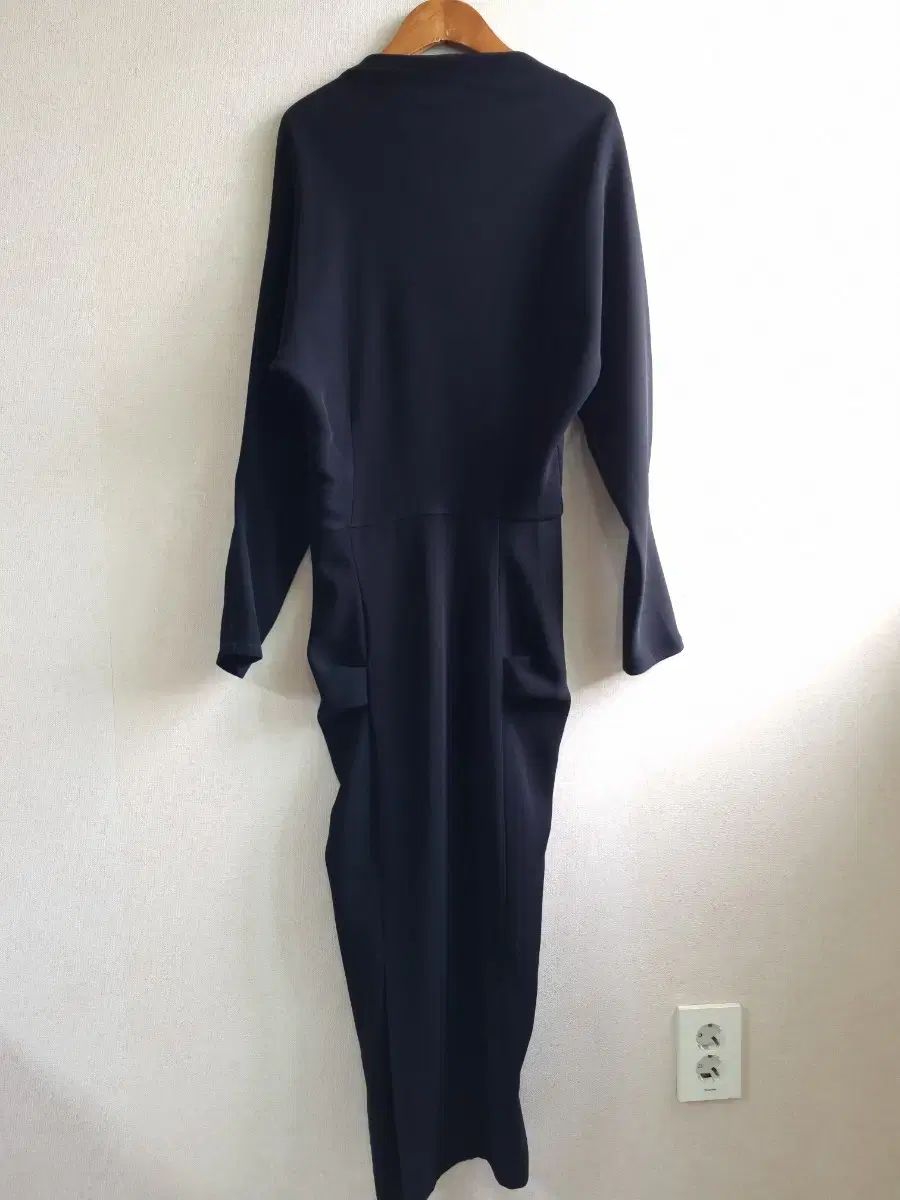 ハンサムタイム ブラック スリット ロング ONE PIECE