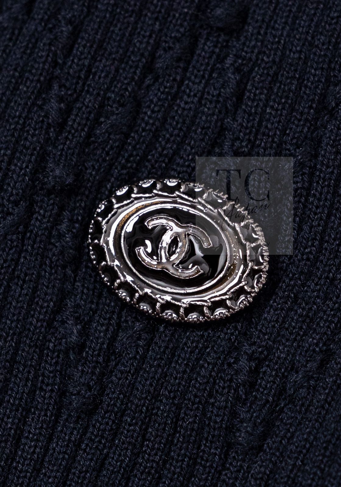 シャネル セーター CHANEL ブラック ドット ロゴ ふんわり すべすべ カシミヤ 100% ニット ココマーク カール・ラガーフェルド作 超美品 38 シャネル カーディガン トップス セーター CHANEL ブラック