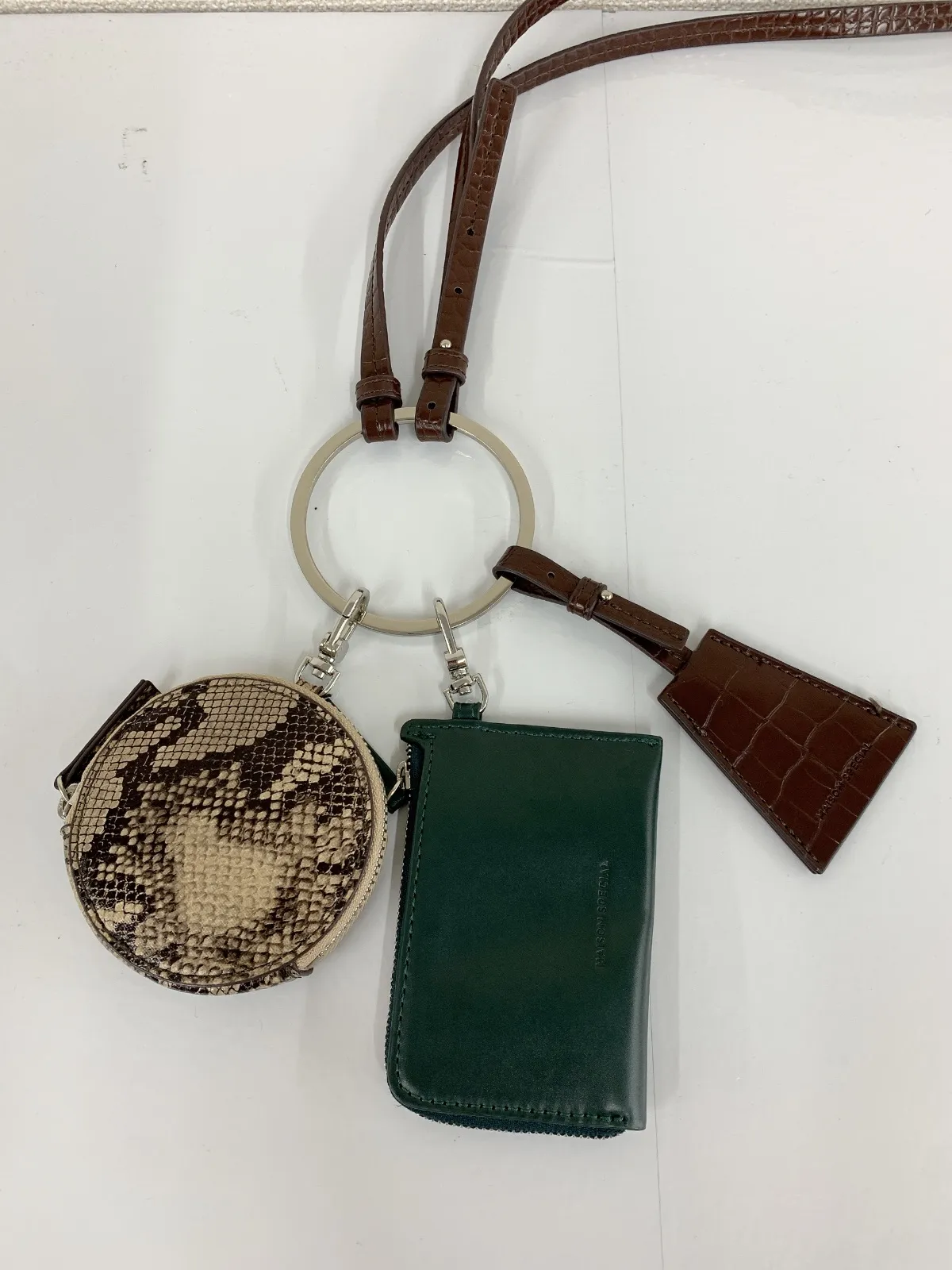 2025年最新】ヴィーガンレザーリングマルチケースの人気アイテム