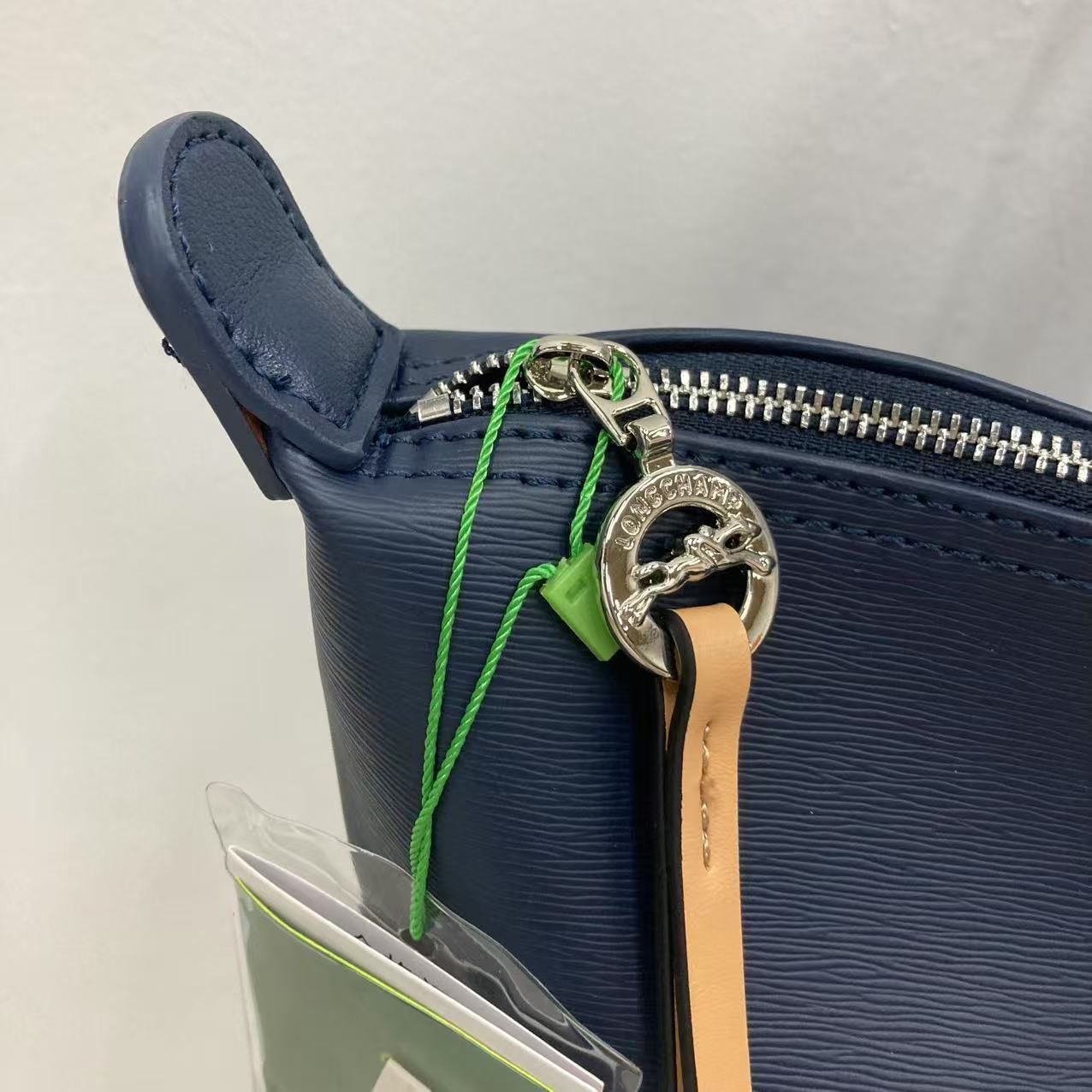 LONGCHAMPロンシャンル プリアージュシティCity 肩掛け L ネイビー