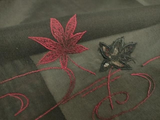 平和屋着物▽羽織　スリーシーズン　春夏秋　塵除け　総刺繍　紗　竜田川文　黒地　正絹　逸品　DAAT9014az 平和屋着物▽羽織 スリーシーズン 春夏秋 塵除け 総刺繍 紗 竜田川文