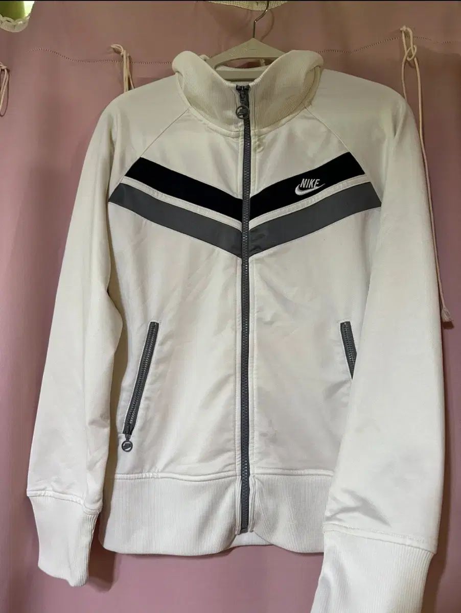 NIKE ナイキ ジャージ M サイズ トラックトップス 白