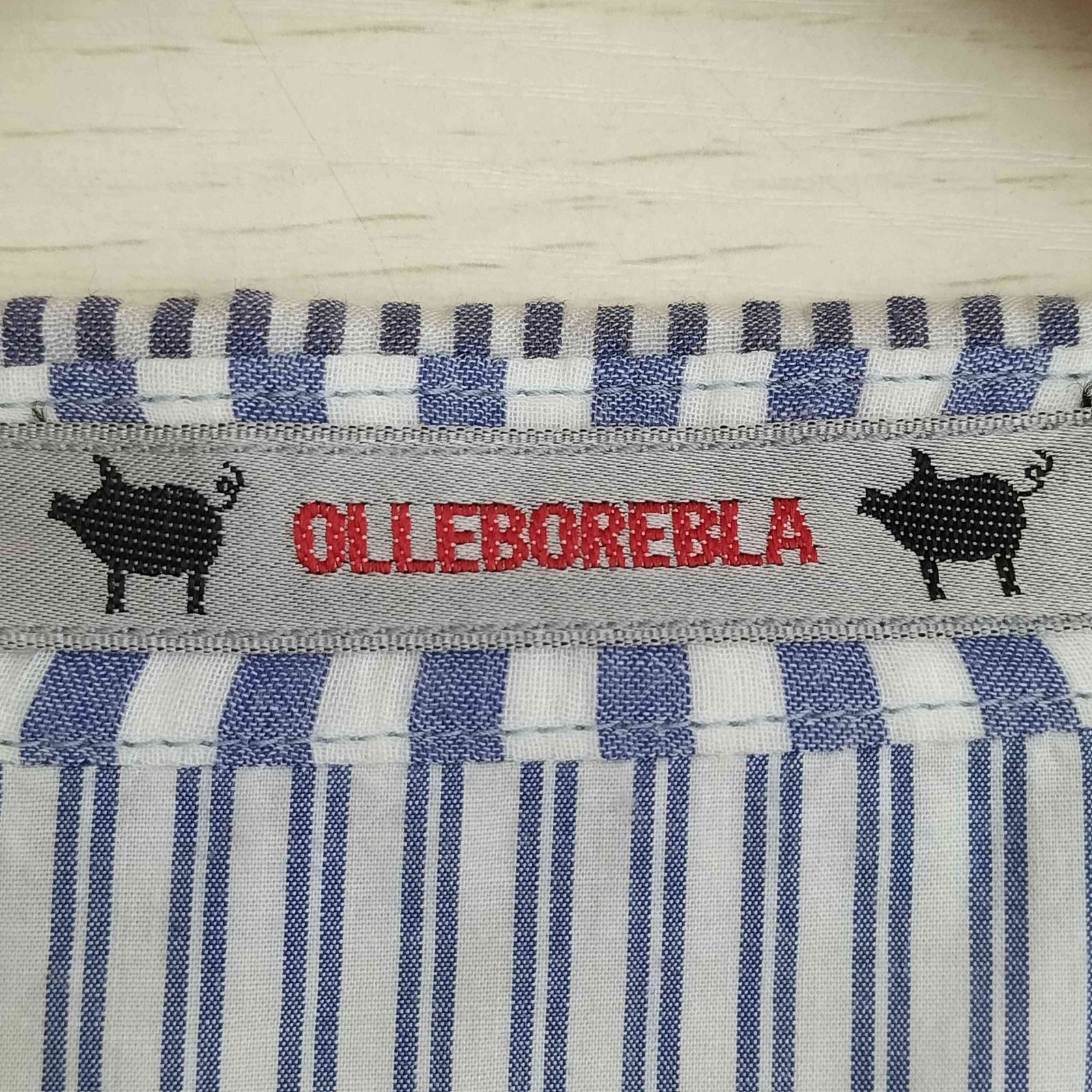 美品✨アルベロベロ ブタさん シアー ブラウス シャッツ 中世 カーキ ボタン 美品✨アルベロベロ ブタさん シアー ブラウス シャッツ 中世