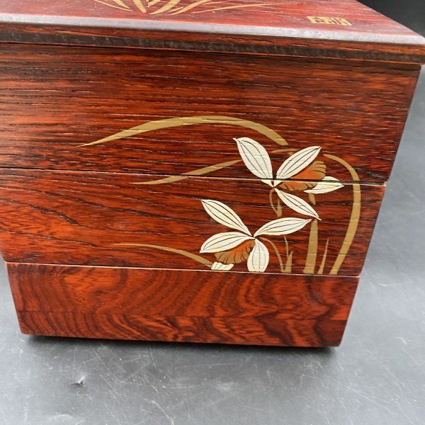 G0526Y54 木製三段重 花柄 菖蒲？ 三段重 重箱 木製漆器 中古 - メルカリ