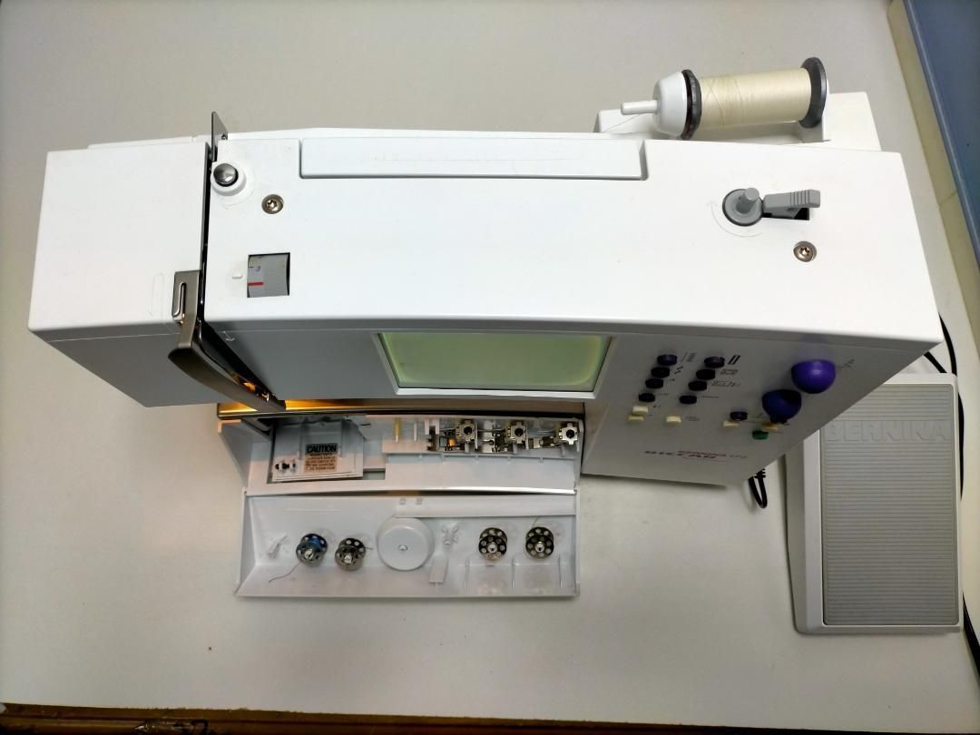 美品・現状品】リッカー BERNINAコンピューターミシン (ホワイト） 170 