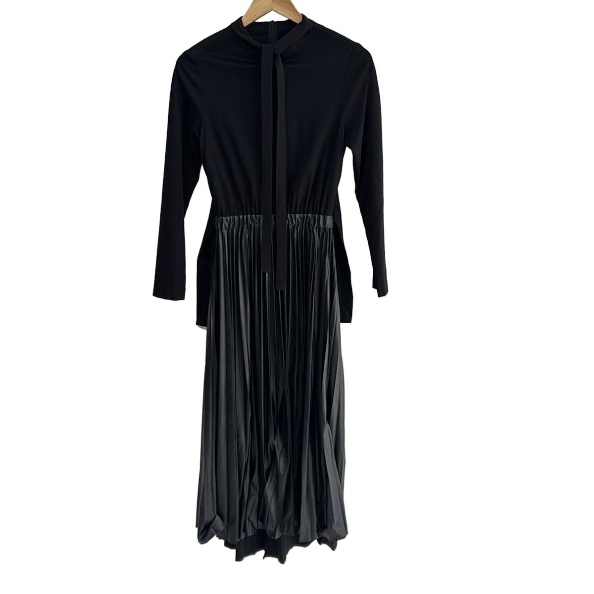 LE PHIL ルフィル ワンピース サイズ0 XS レディース - 黒 長袖|マキシ丈|プリーツ