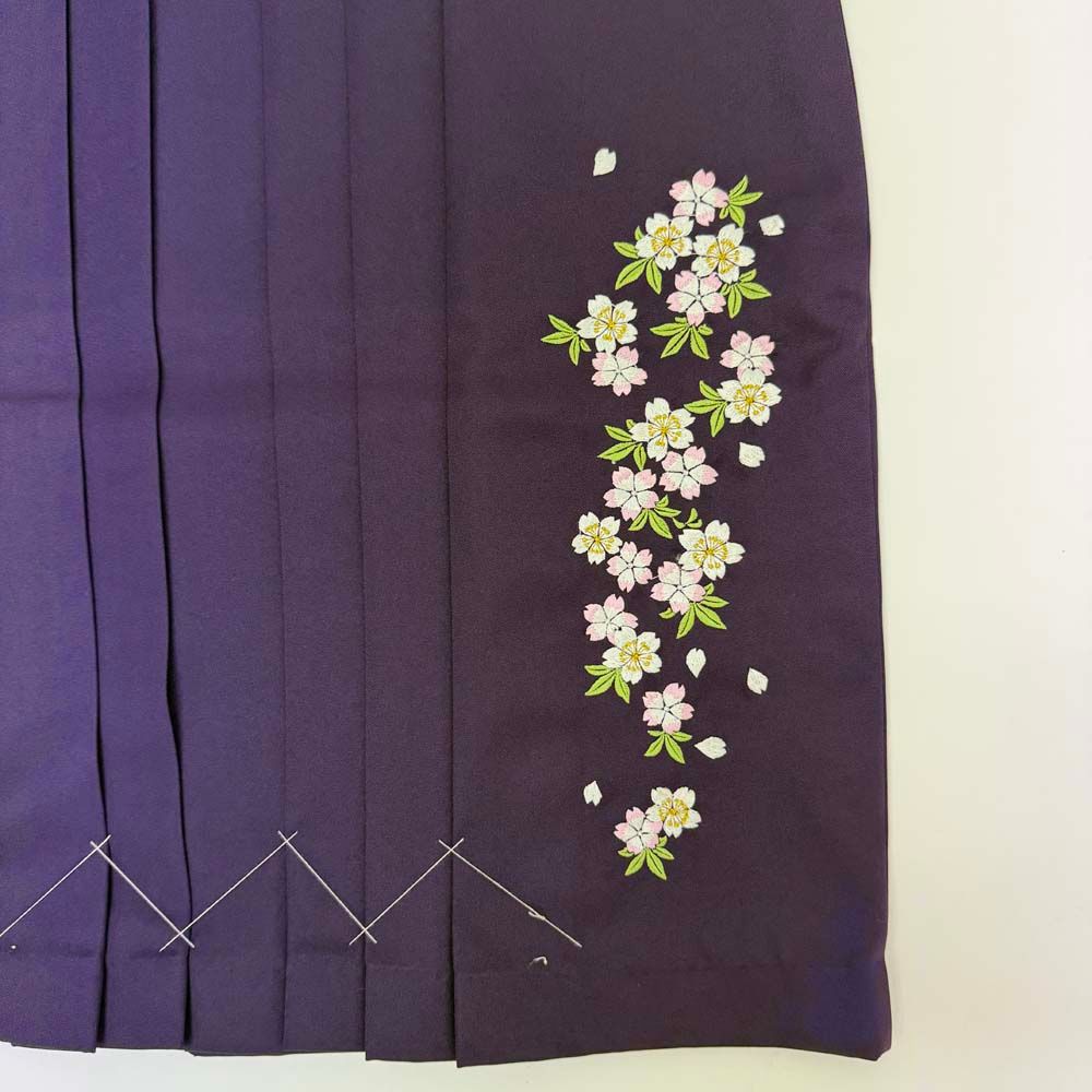 袴 S size 紐下丈86cm 行灯袴 卒業袴 女性用袴 刺繍 紫 中古 4741 袴 S size 紐下丈86cm 行灯袴 卒業袴 女性用袴 刺繍 紫 中古 4741