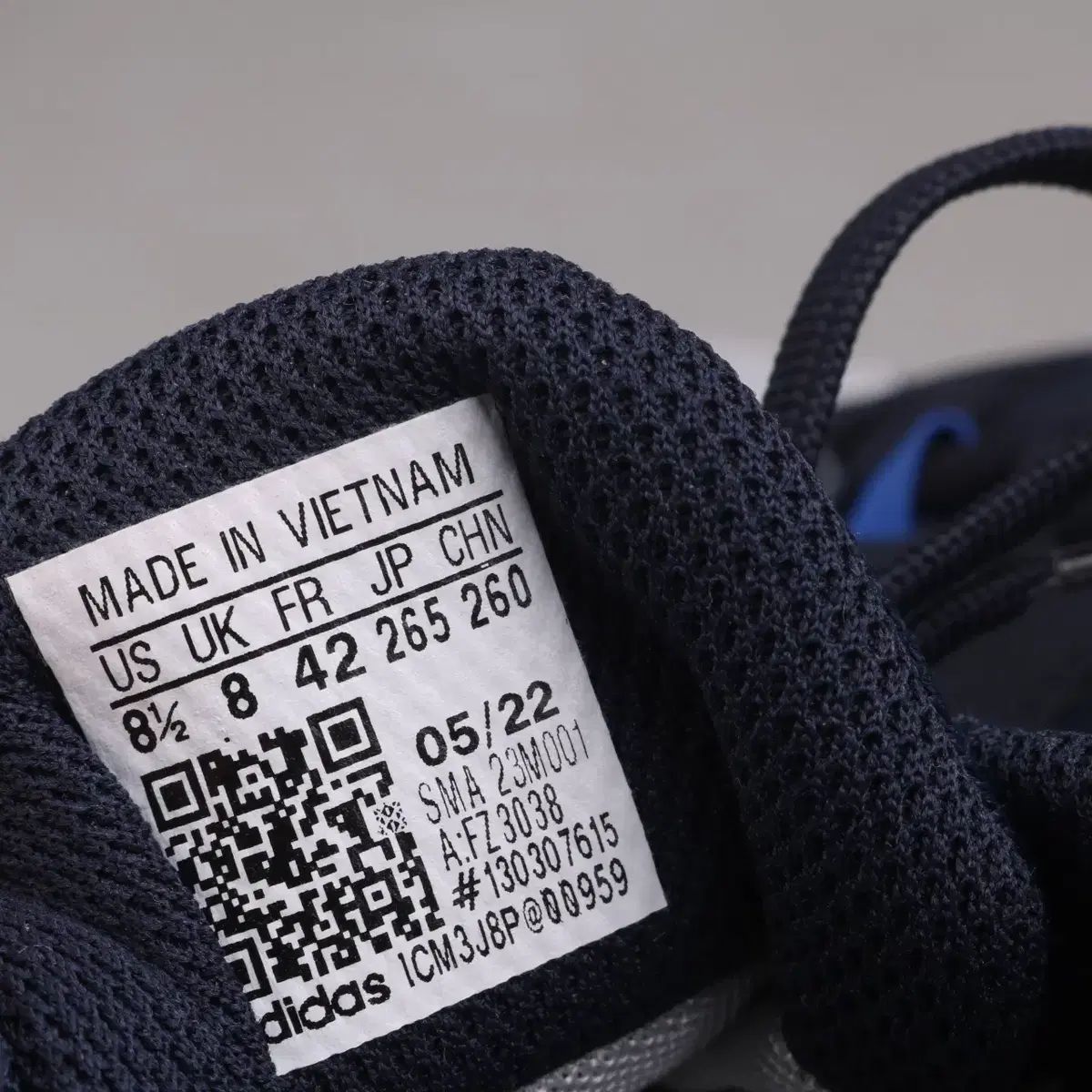 adidas アディダス