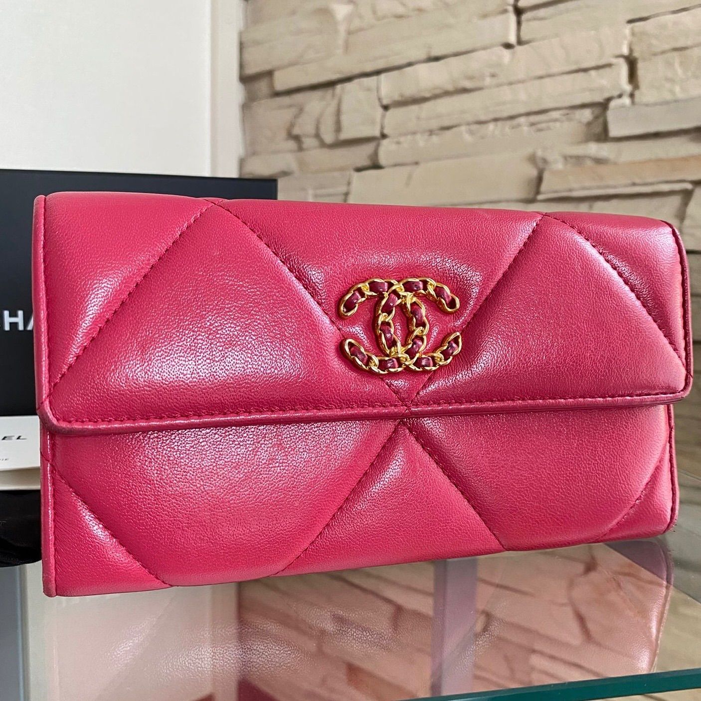 CHANEL 19 マトラッセ ラム 長財布 ロングフラップウォレット ピンク系 CHANEL 19 マトラッセ ラム 長財布 ロングフラップウォレット