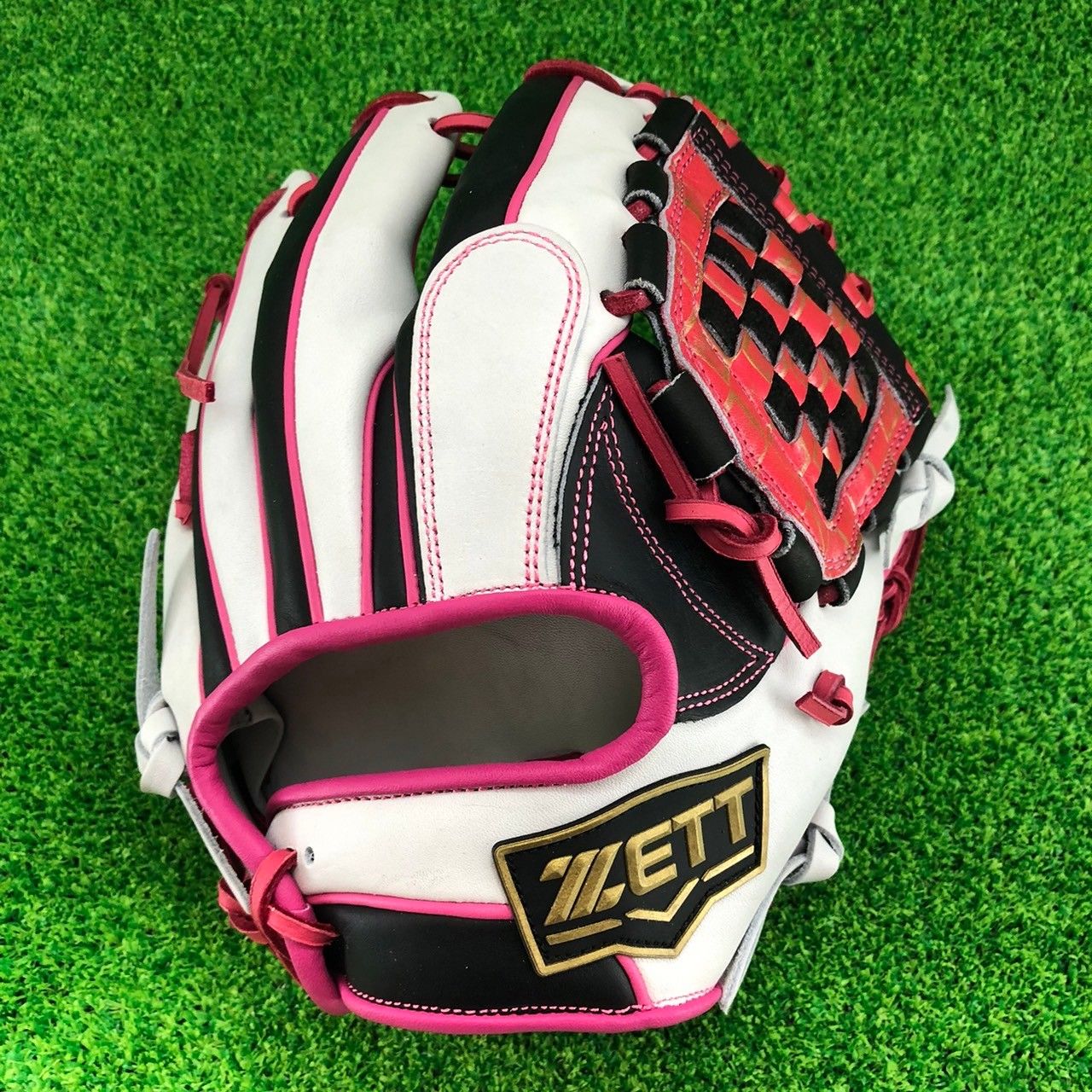 超貴重】大瀬良大地サイン入りグローブ サイン色紙付 おむらんちゃん