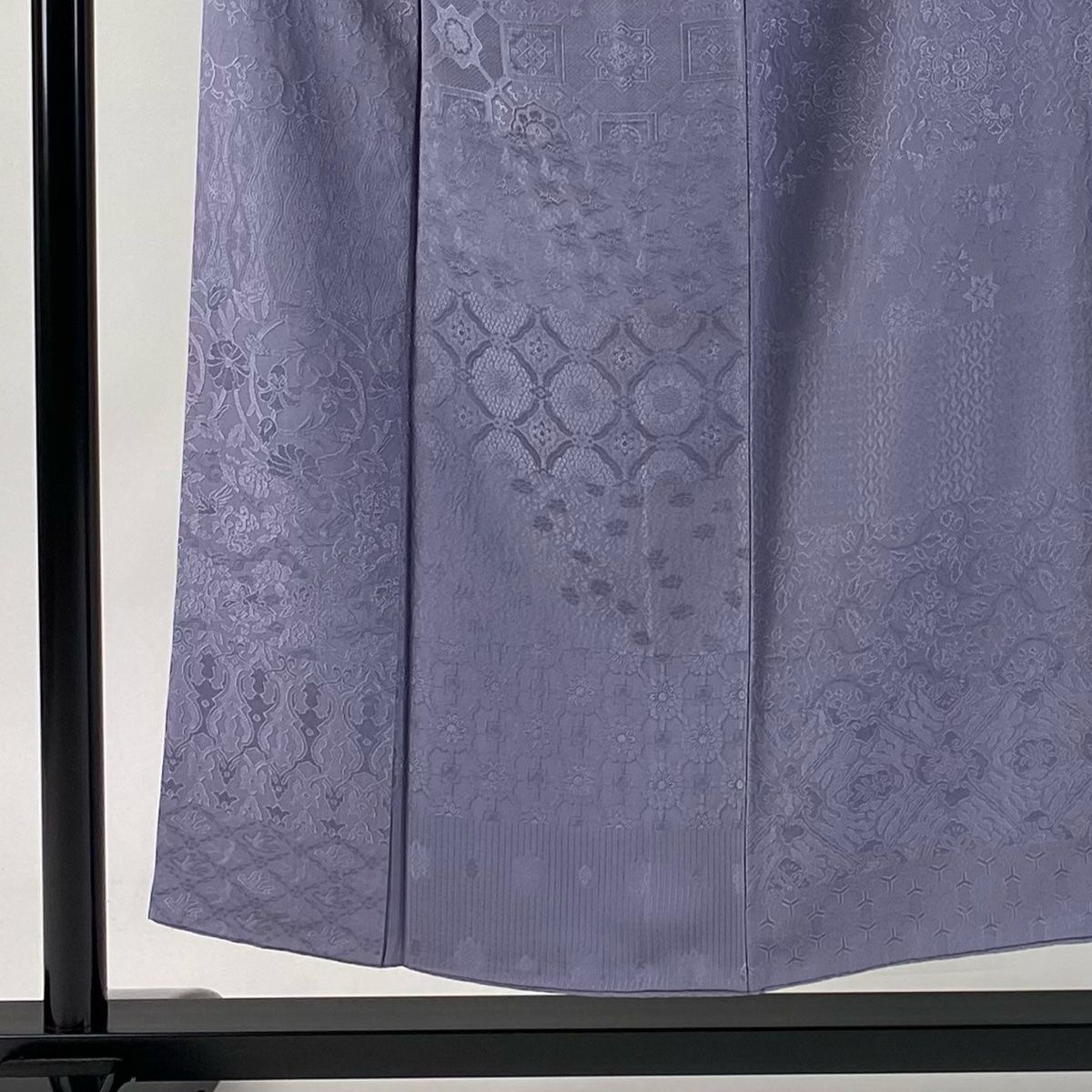 色無地 身丈152.5cm 裄丈65cm M 袷 ますいわ屋 地紋 薄紫 正絹 名品 一つ紋