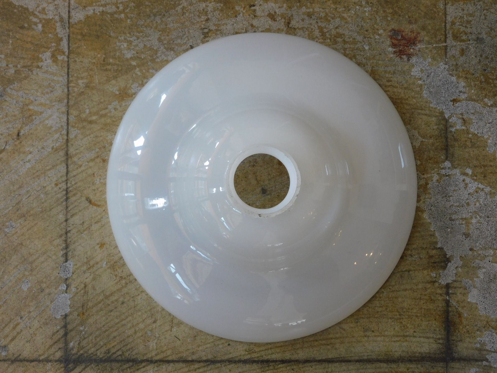 【送料無料】 ふるいガラス電笠 UFO形 HK-a-05431 | アンティーク 電傘 ランプシェード ランプセード 照明 シーリングライト 香水