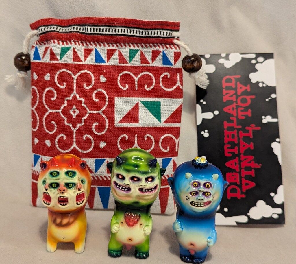 DEATHLAND VINYL TOY Ultra Stone Age Man 3体セット
