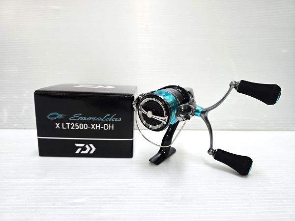 中古未使用品】 ダイワ Daiwa スピニングリール 24 エメラルダス