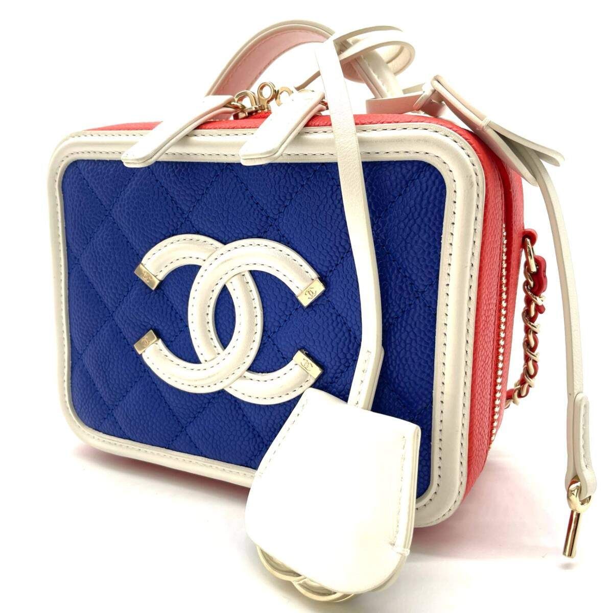 Chanel sport フィグリーバニティ レザーショルダーバッグ CHANEL （新品・未使用品）シャネル マトラッセ CCフィリグリー