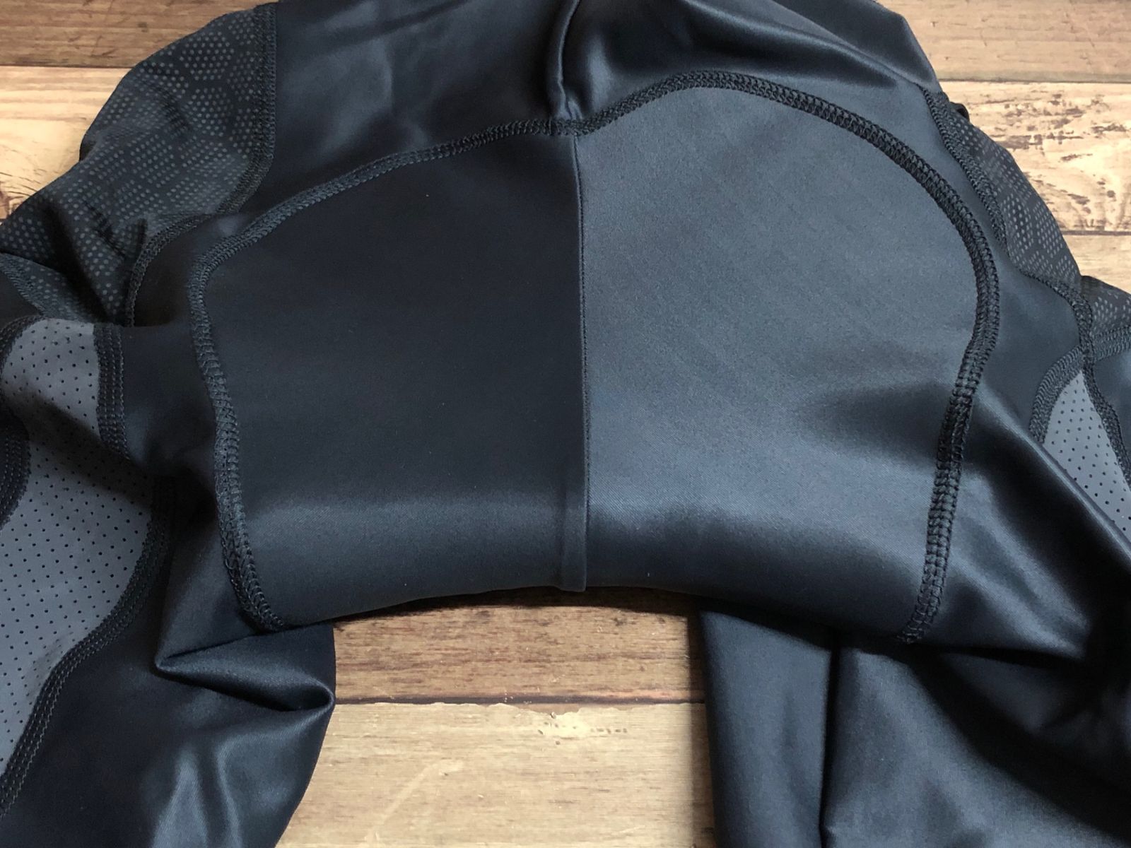 人気商品の中古品・新品・未使用品 黒 ビブショーツ Isadore イザドア IL122 S メルカリ - Sサイズ