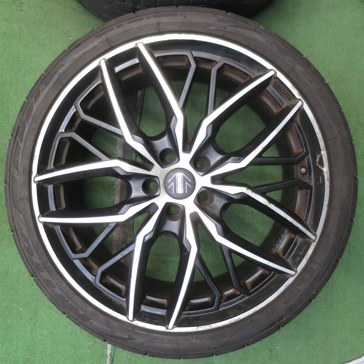 momo様 4本価格！22年☆ベンツ 等 MOMO SPIDER 255/35R20 ニットー NT555 G2