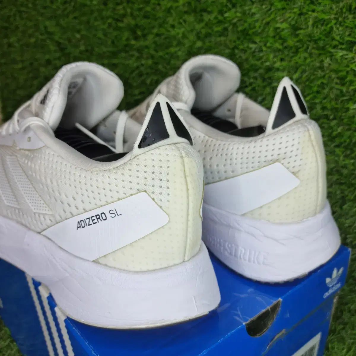 ランニングシューズ 260