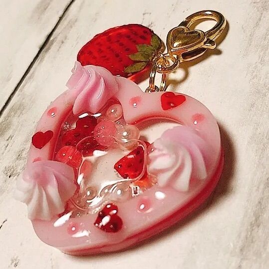 シェイカーキーホルダー★いちごなバック♥シャカシャカキーホルダー キラキラいちごキャンディ◇シェイカーキーホルダー