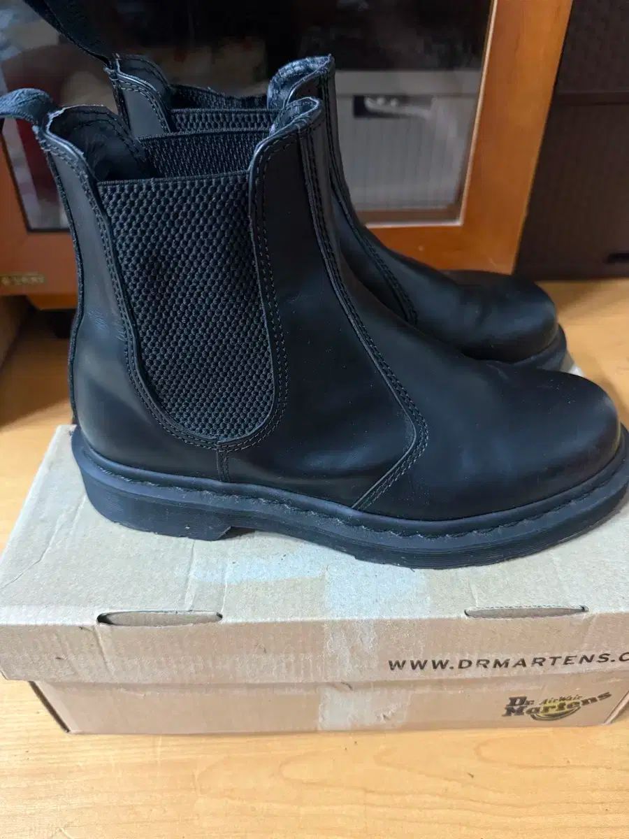 DR. MARTENS ドクターマーチン 2976 チェルシーブーツ モノ