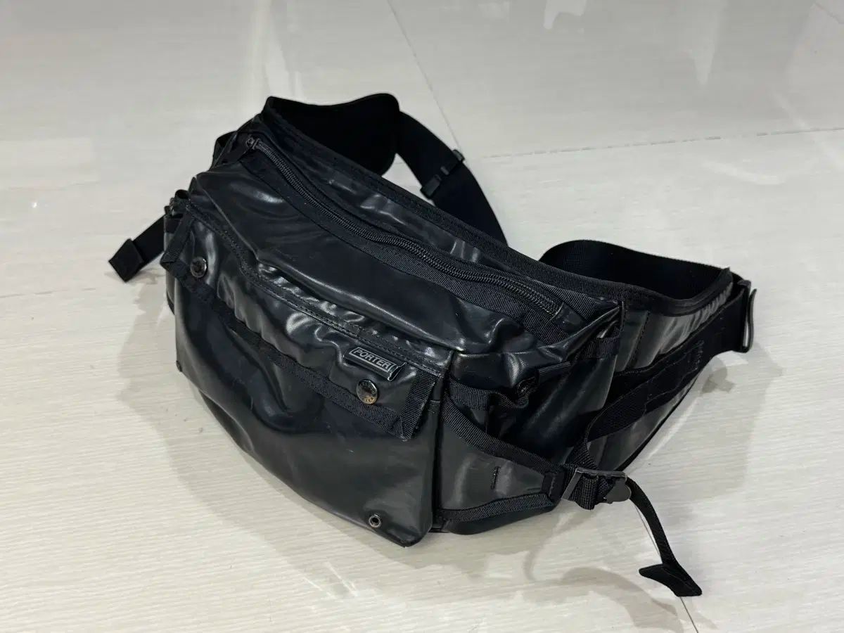 Porter ポーター 光沢 大型 ファニーバッグ ヒップ
