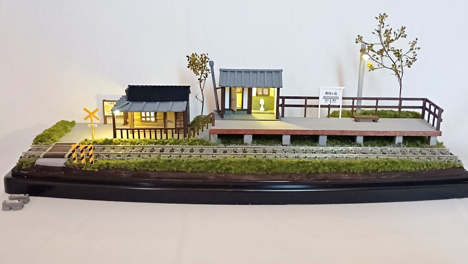 ジオラマ 車両展示台