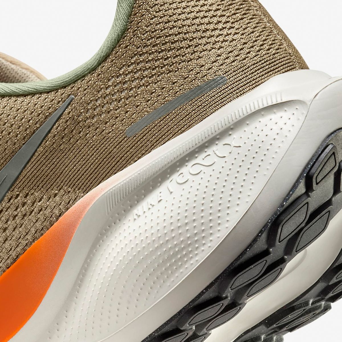 [ナイキ] ペガサス 41 プレミアム [Pegasus 41 PRM] ファントム/フォトンダスト/ラタン/オイルグリーン HJ7331-276 ナイキ] ペガサス 41 プレミアム [Pegasus 41 PRM] ファントム