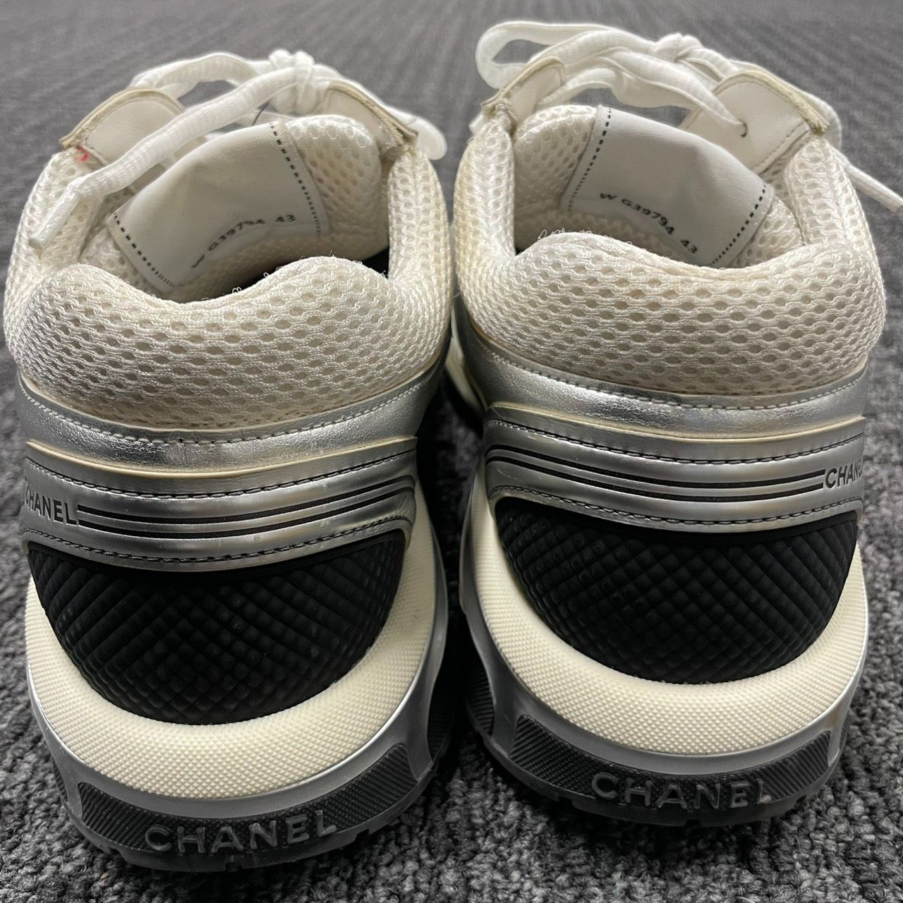モ*エ様 シャネルメッシュスニーカー 23㎝ 美品 モ*エ様 シャネルメッシュスニーカー 23㎝ 美品 モ*エ様 シャネル