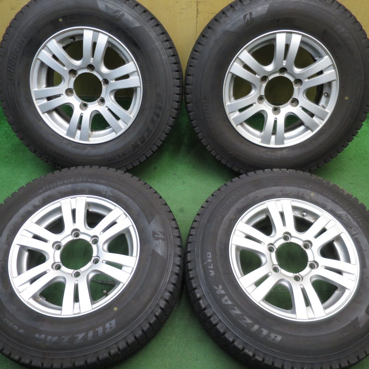 バリ溝 23年 9.5分 ハイエース 等 195|80R15 107|105N スタッドレス ブリヂストン ブリザック VL10 社外 アルミ 15インチ PCD139.7|6H 5053008NJス