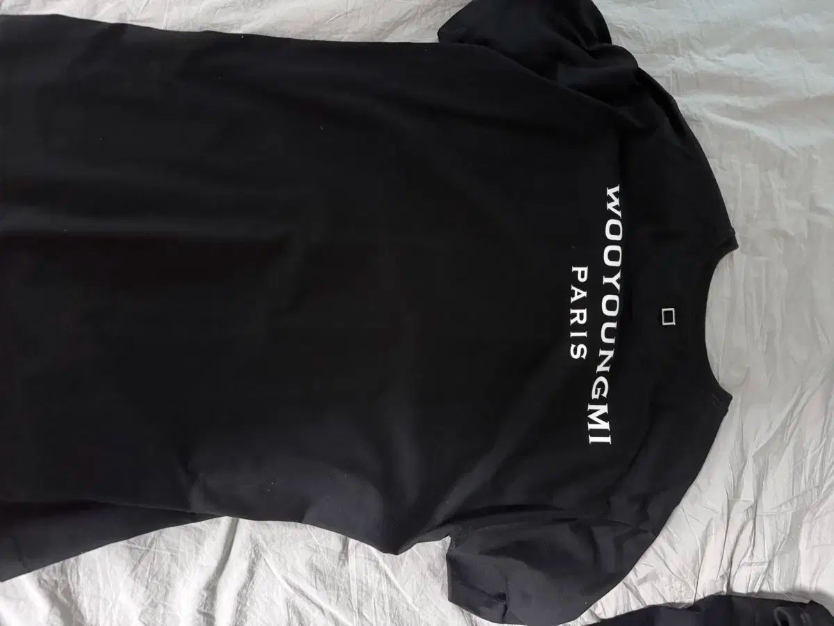 ウーヨンミーWOOYOUNGMI paris パリ ブラックTシャツ半袖夏