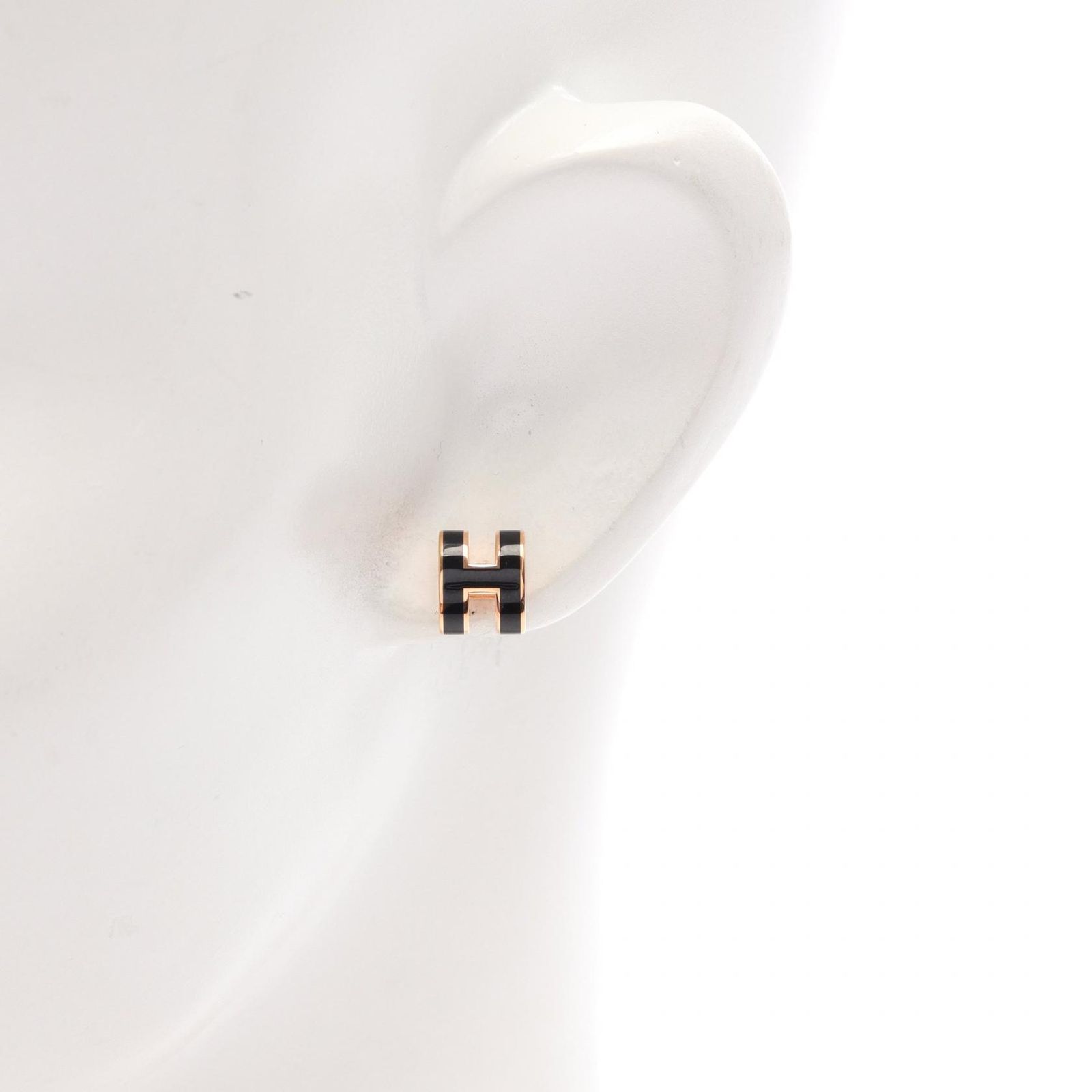 エルメス　レディース　ピアス　ミニポップアッシュH ブラック　新品未使用品 HERMES エルメス ピアス ミニ ポップアッシュ H型 黒 (ブラック