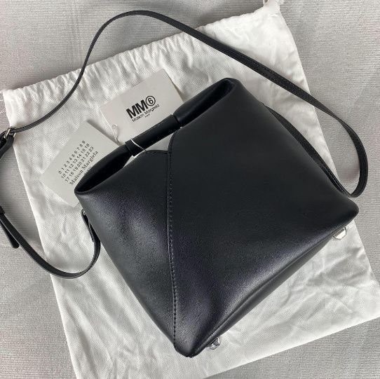 人気！！MM6 Maison Margiela ショルダーバッグ ブラック - メルカリ