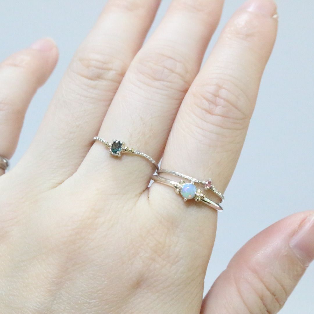 ふわりと遊色が揺れる∮オーストラリア産オパールのK10粒々シルバーリング11号強 ふわりと遊色が揺れる∮オーストラリア産オパールのK10粒々シルバー