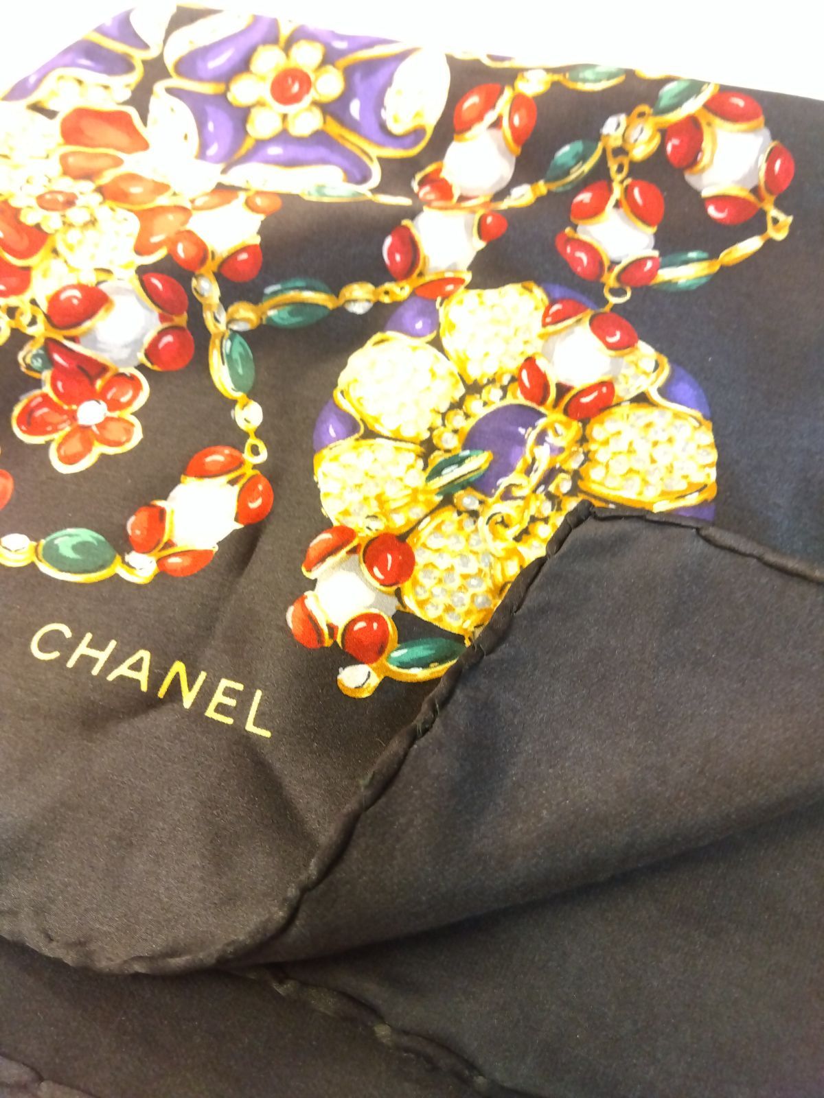 M24 【訳あり】シャネル CHANEL ジュエリー柄シルクスカーフ