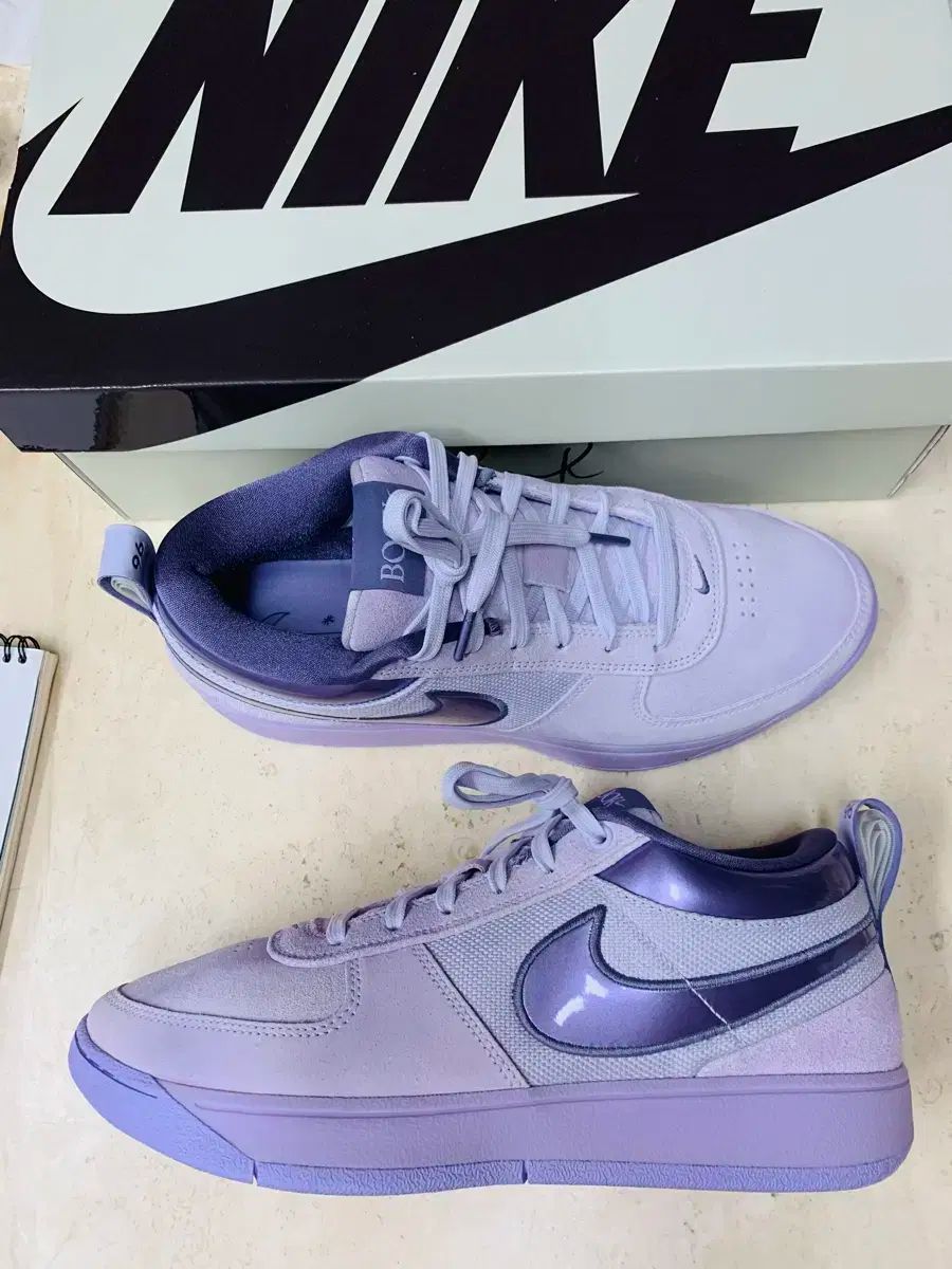300 NIKE